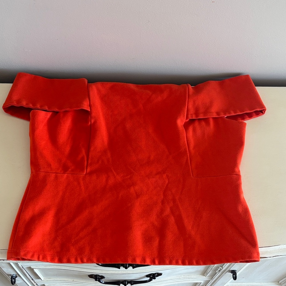 Deletta • Off-Shoulder Orange Crop Peplum Top